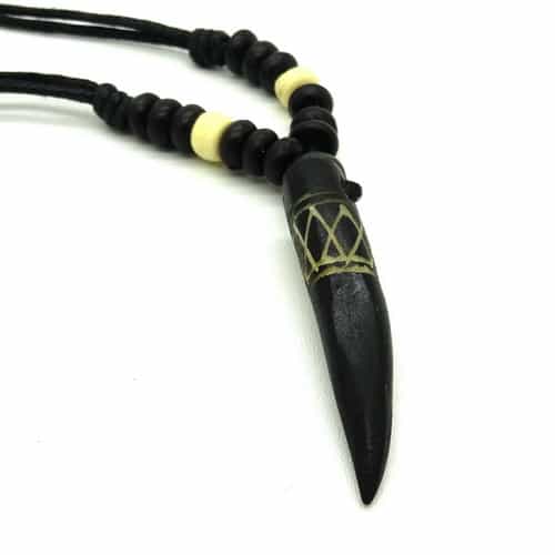 Kalung Taring Kayu Hitam Pusaka Dunia kalung taring kayu hitam pusaka dunia