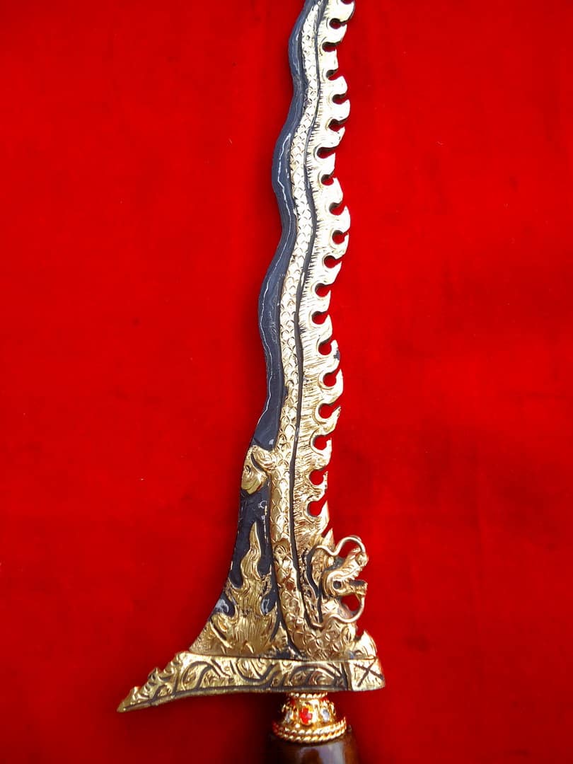 Keris Naga Liong Sepuh Emas Pusaka Dunia