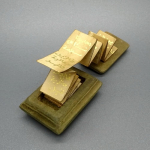 Istambul Kayu Kuno Tinta Emas