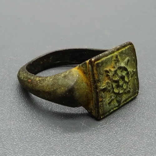 Cincin Kuno 1000 Khodam Majapahit - Pusaka Dunia