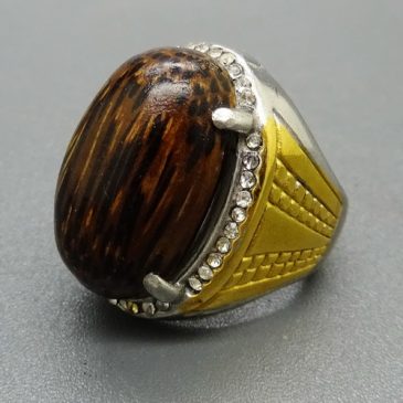 Cincin Kayu Liwung Keramat