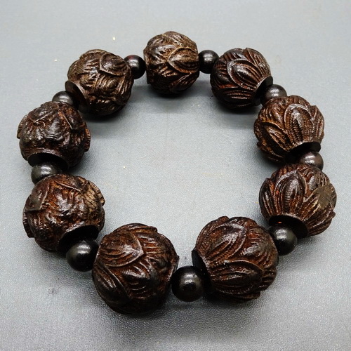  Gelang  Keberuntungan Kayu  Gaharu  Motif Bunga Lotus Pusaka 