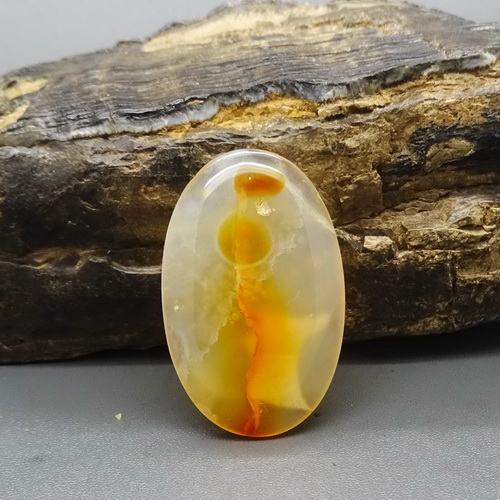 Mustika Cacing Kanil Retak Bumi