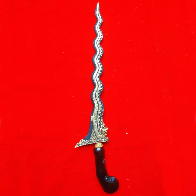 Keris Pusaka Naga Liong Unik Pusaka Dunia