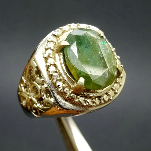 Cincin Mustika Zamrud Hijau Pengasihan